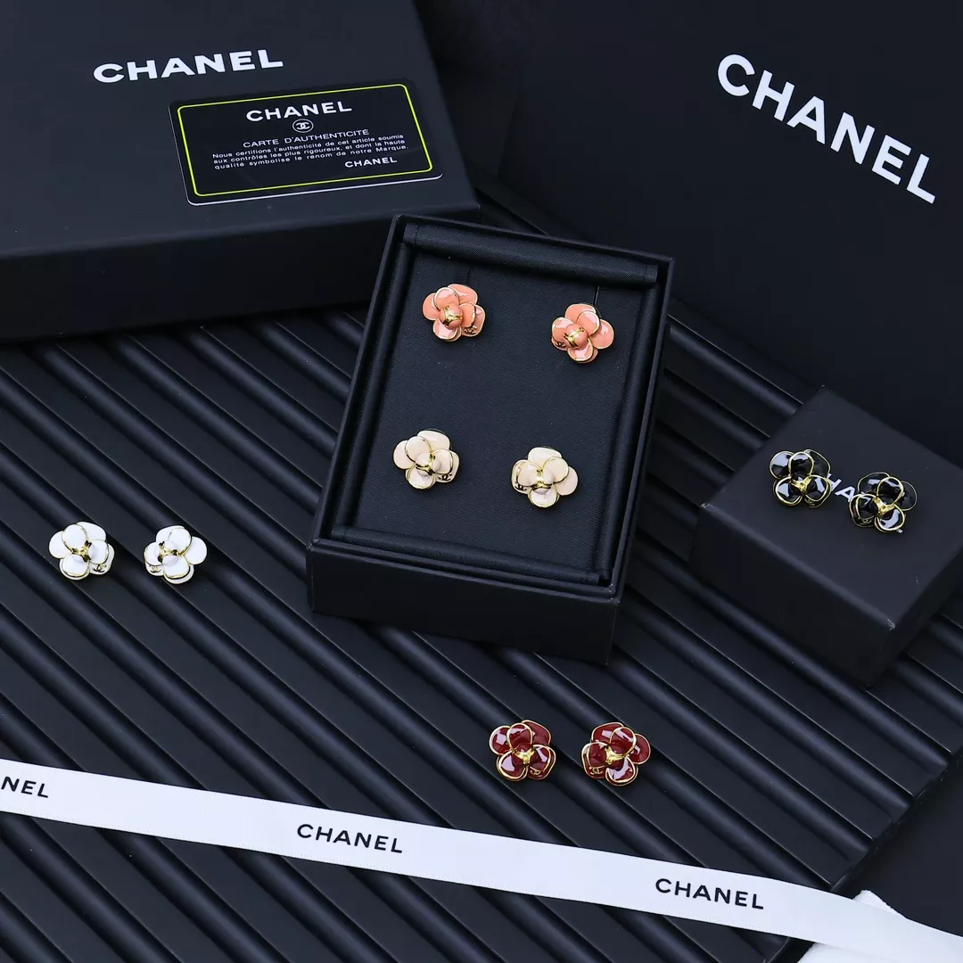 chanel boucles doreilles pour femme s_12714331